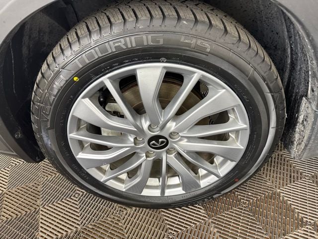 2024 INFINITI QX50 LUXE