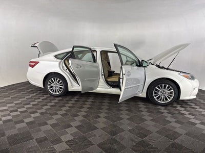 2018 Toyota Avalon Hybrid Limited