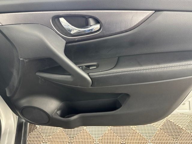 2016 Nissan Rogue SV AWD w/ Premium Pkg