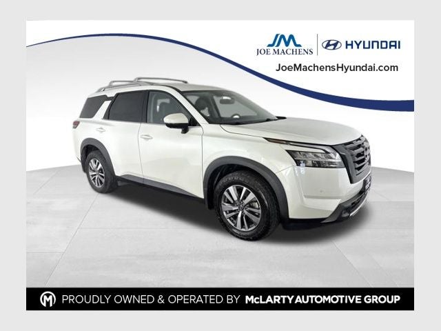 2022 Nissan Pathfinder SL