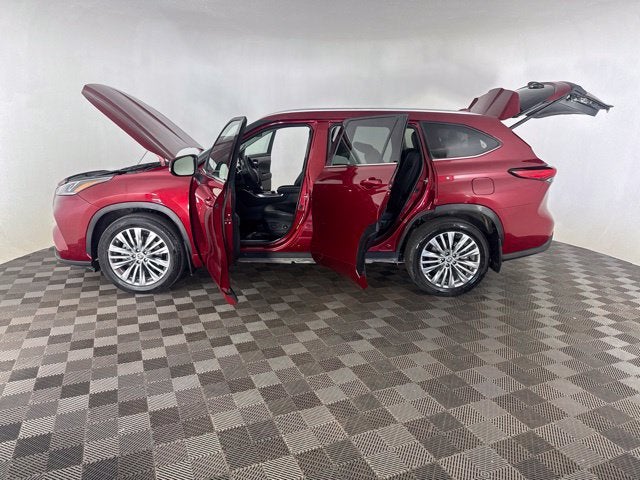 2023 Toyota Highlander Platinum