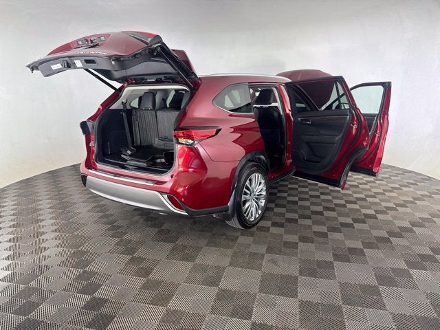2023 Toyota Highlander Platinum