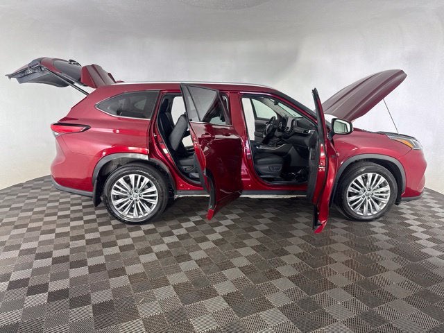 2023 Toyota Highlander Platinum