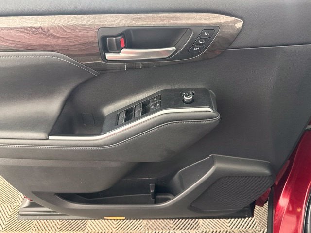 2023 Toyota Highlander Platinum