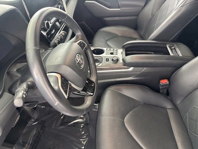 2023 Toyota Highlander Platinum