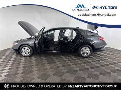 2025 Hyundai Elantra SE