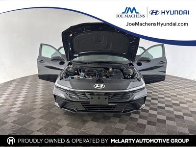 2025 Hyundai Elantra SE