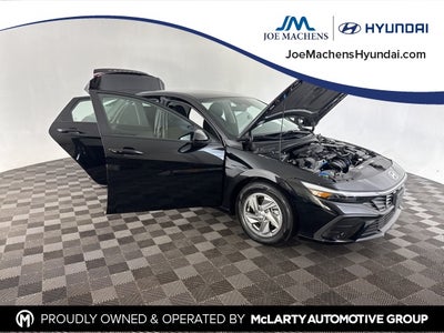 2025 Hyundai Elantra SE