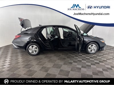 2025 Hyundai Elantra SE