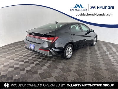 2025 Hyundai Elantra SE