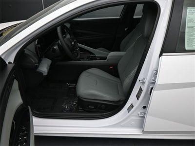 2025 Hyundai Elantra Hybrid Limited