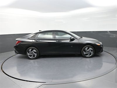 2025 Hyundai Elantra Hybrid Limited