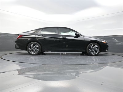 2025 Hyundai Elantra Hybrid Limited