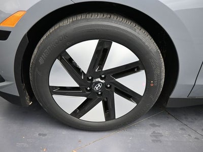 2025 Hyundai IONIQ 6 SE RWD