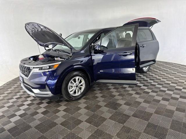 2023 Kia Carnival LX Seat Package