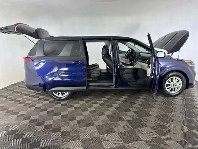 2023 Kia Carnival LX Seat Package