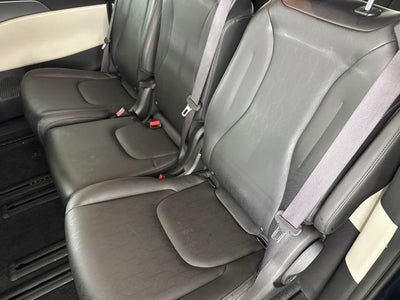 2023 Kia Carnival LX Seat Package