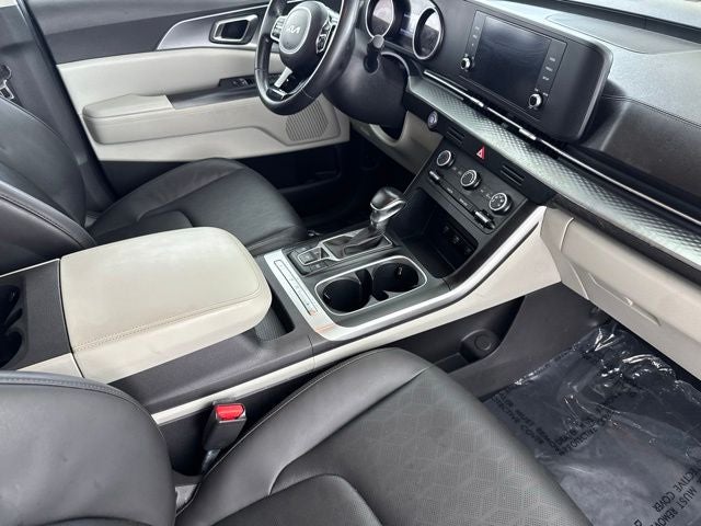2023 Kia Carnival LX Seat Package