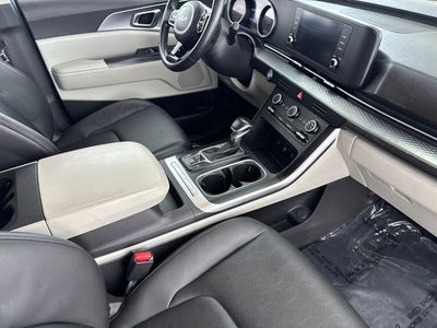 2023 Kia Carnival LX Seat Package