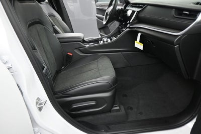 2026 Jeep Grand Cherokee Altitude