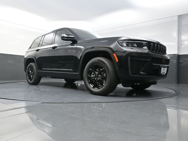 2026 Jeep Grand Cherokee Laredo