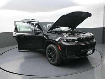 2026 Jeep Grand Cherokee Laredo