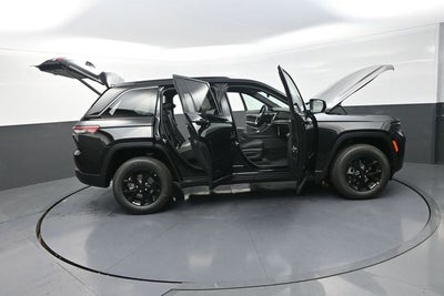 2026 Jeep Grand Cherokee Laredo