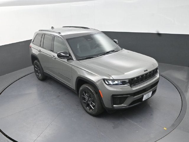 2027 Jeep Grand Cherokee Laredo Altitude