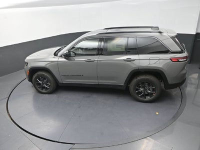 2027 Jeep Grand Cherokee Laredo Altitude