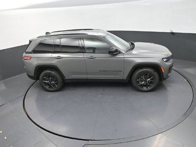 2027 Jeep Grand Cherokee Laredo Altitude