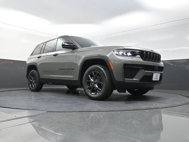 2027 Jeep Grand Cherokee Laredo Altitude