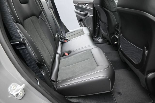 2027 Jeep Grand Cherokee Laredo Altitude