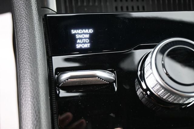 2027 Jeep Grand Cherokee Laredo Altitude