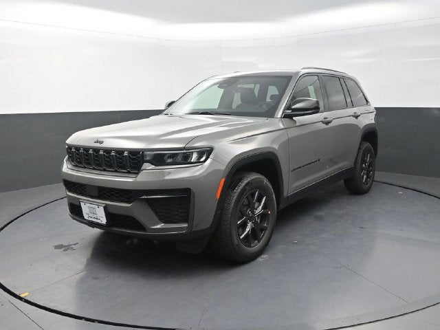 2027 Jeep Grand Cherokee Laredo Altitude