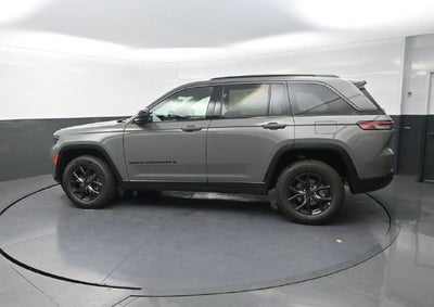 2027 Jeep Grand Cherokee Laredo Altitude