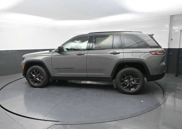 2027 Jeep Grand Cherokee Laredo Altitude