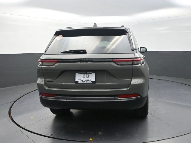 2027 Jeep Grand Cherokee Laredo Altitude