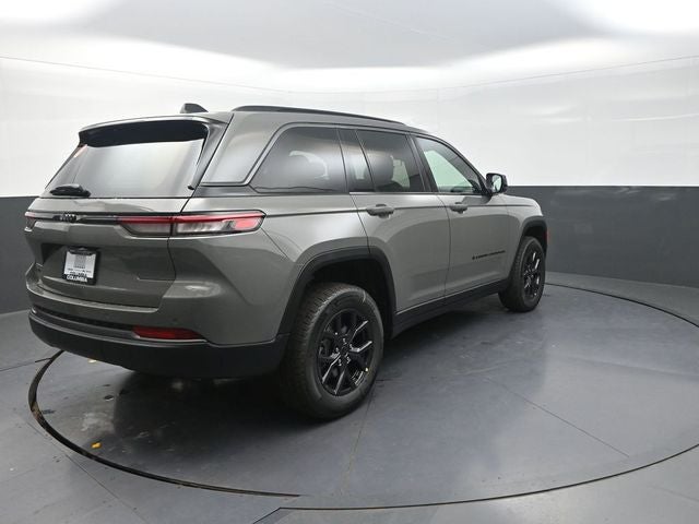 2027 Jeep Grand Cherokee Laredo Altitude