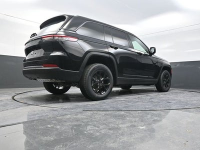 2026 Jeep Grand Cherokee Laredo