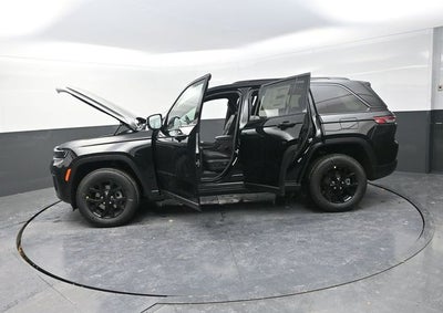 2026 Jeep Grand Cherokee Laredo