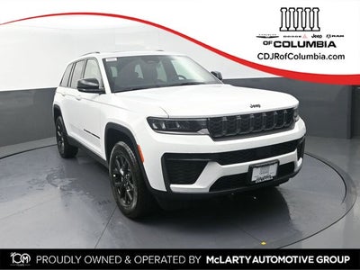 2026 Jeep Grand Cherokee Laredo Altitude