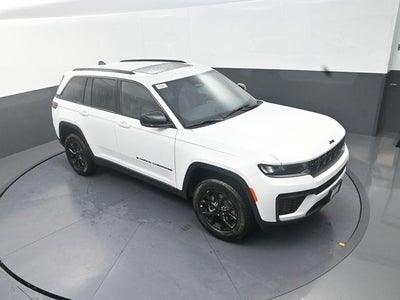 2026 Jeep Grand Cherokee Laredo Altitude