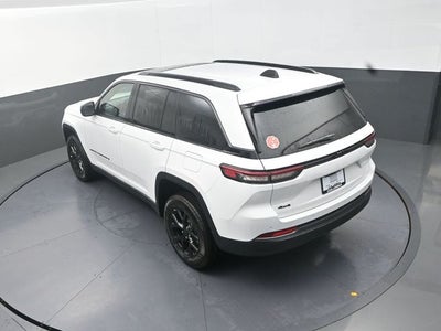 2026 Jeep Grand Cherokee Laredo Altitude