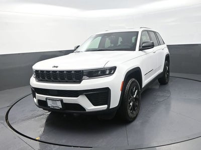 2026 Jeep Grand Cherokee Laredo Altitude