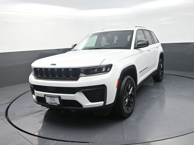 2026 Jeep Grand Cherokee Laredo Altitude