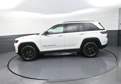 2026 Jeep Grand Cherokee Laredo Altitude