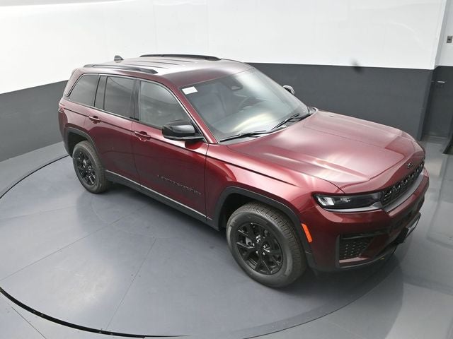 2026 Jeep Grand Cherokee Laredo Altitude