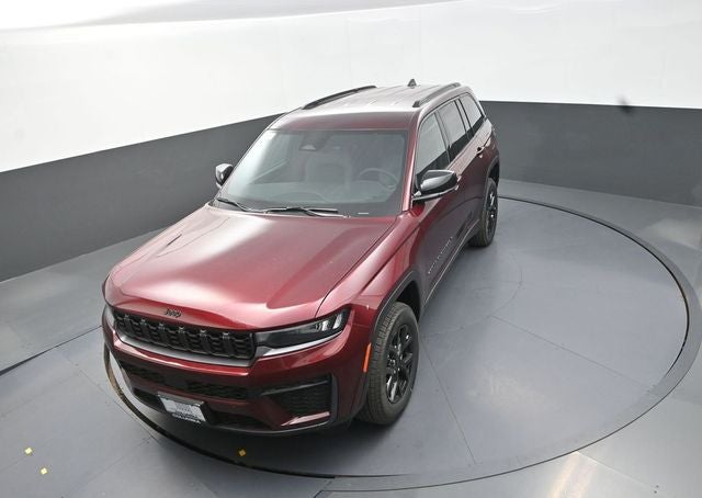 2026 Jeep Grand Cherokee Laredo Altitude