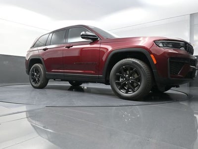 2026 Jeep Grand Cherokee Laredo Altitude