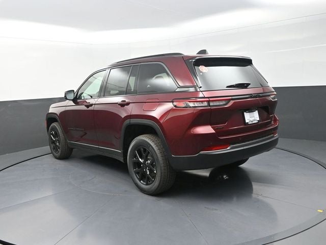 2026 Jeep Grand Cherokee Laredo Altitude